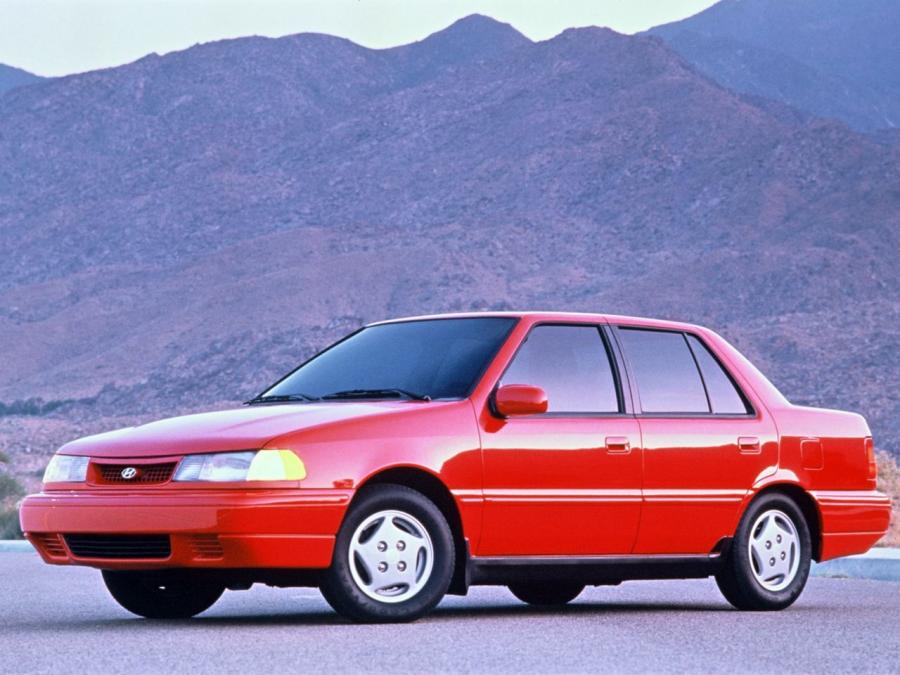  Hyundai Excel Sedan 1992 года  (фото 3 из 3)